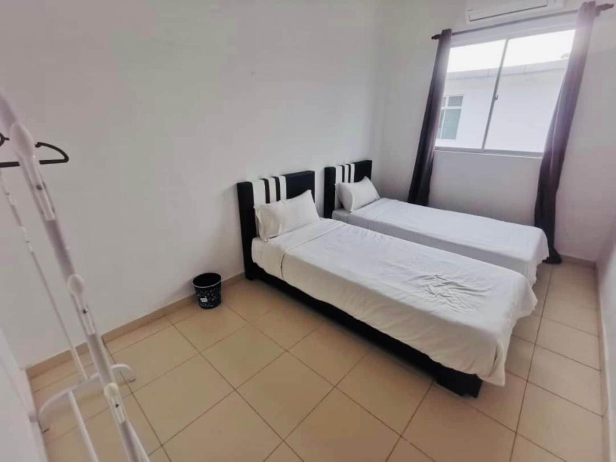 Oyo Homes 90524 D'J Pegaso Serom Homestay Muar Exterior foto