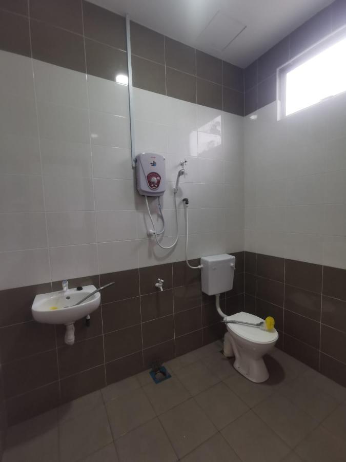 Oyo Homes 90524 D'J Pegaso Serom Homestay Muar Exterior foto